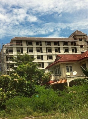 ก่อสร้าง — ตุลาคม 2556